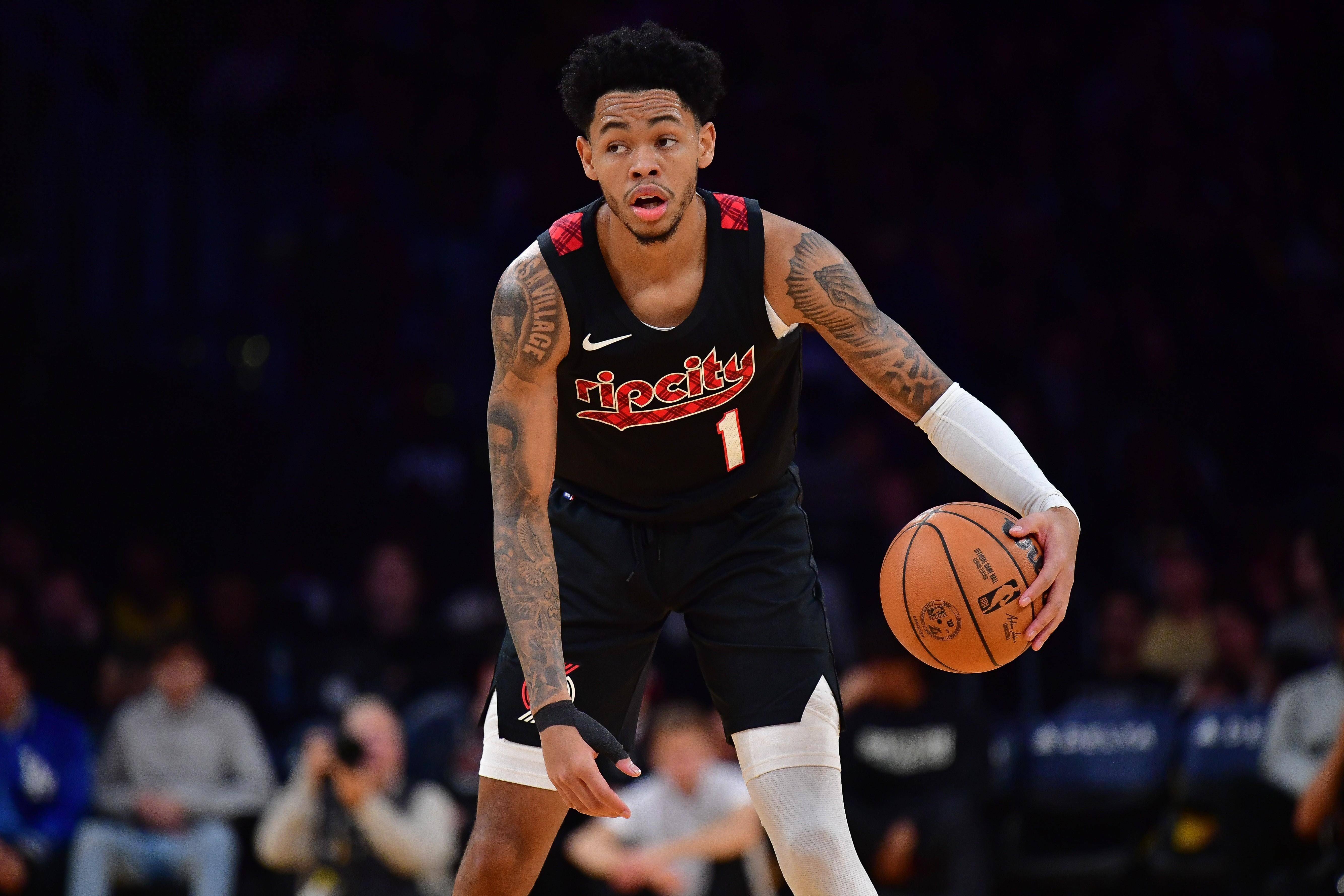 九游游戏-包含开拓者队内部纷争，主帅面临挑战的词条