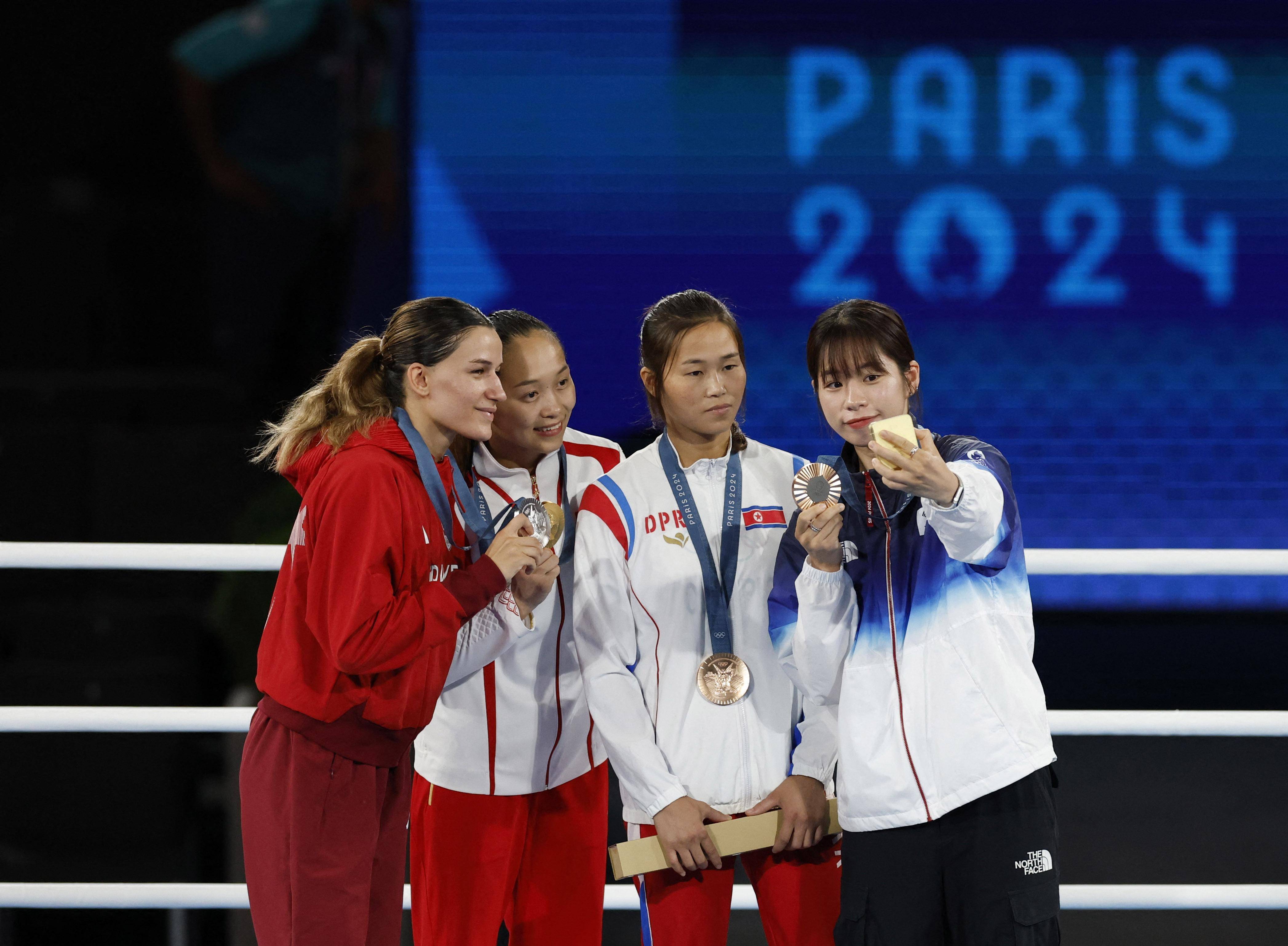 九游游戏-韩国女子排球队连续取胜晋级四强