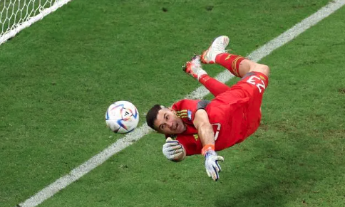 关于荷兰门将神勇扑救,拯救球队颜面的信息 关于荷兰门将神勇扑救,拯救球队颜面的信息