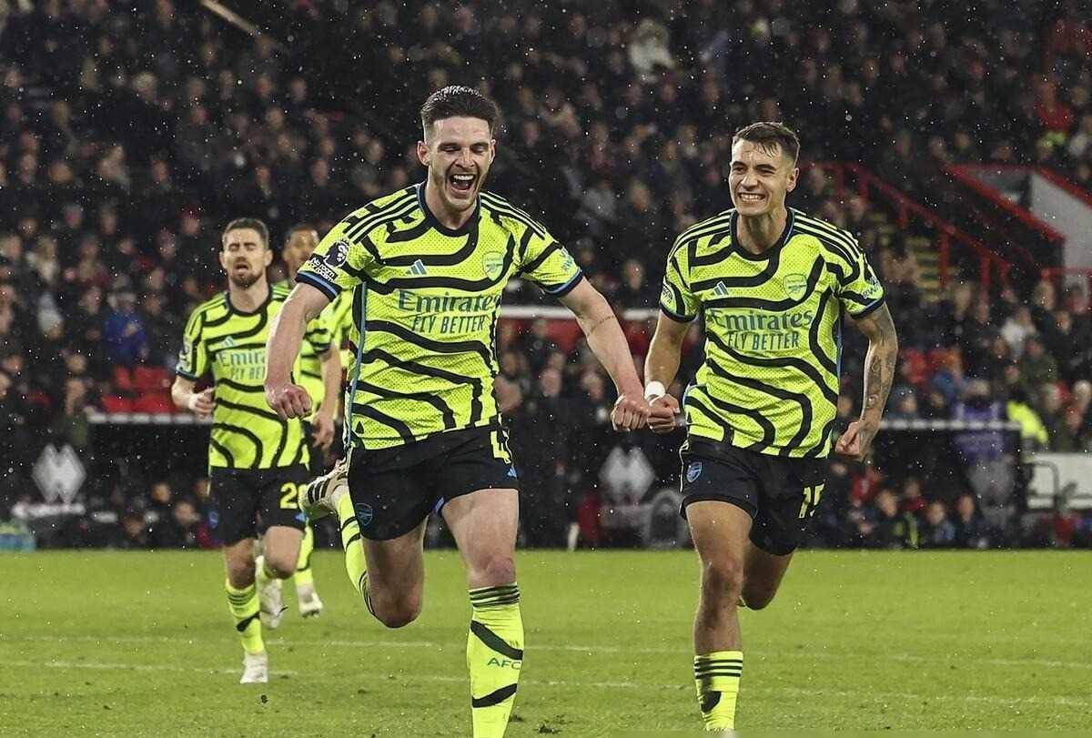 对手全力以赴,球队不敌对手强大气势 对手全力以赴,球队不敌对手强大气势