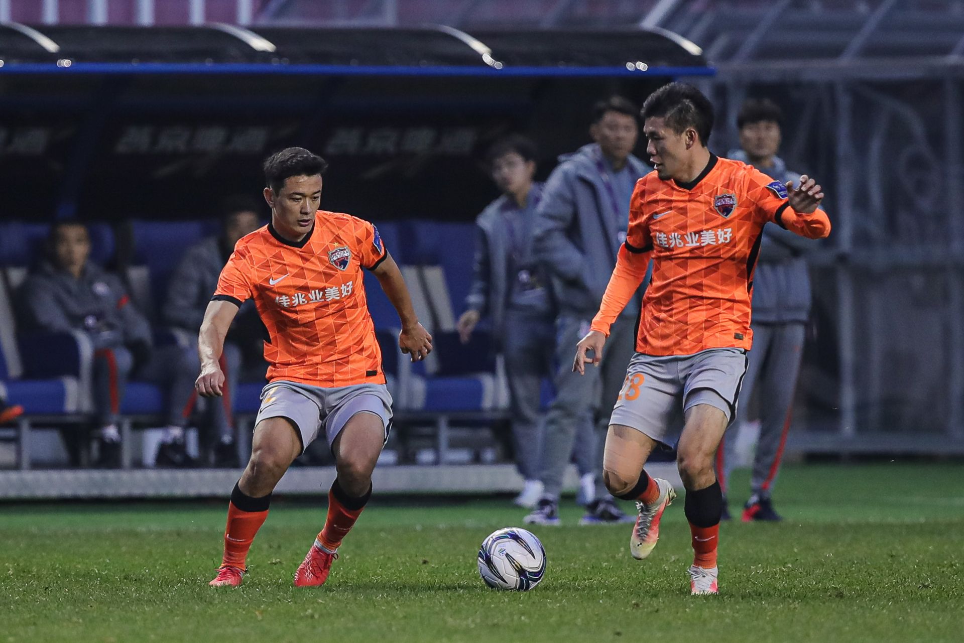 九游娱乐app下载-杭州绿城坚守主场!比逼平深圳佳兆业的简单介绍