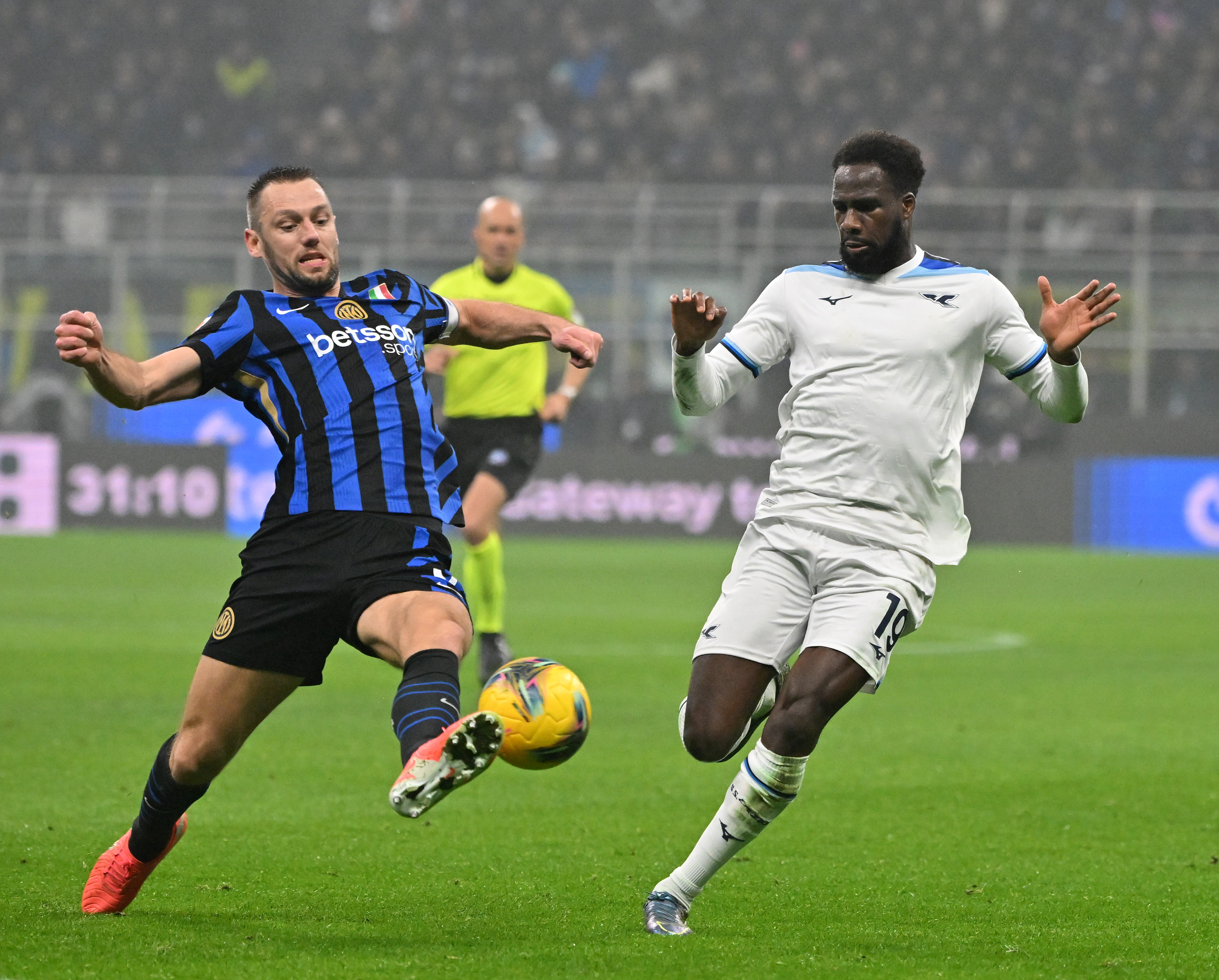 九游体育APP下载-意大利队员在国际比赛中发挥出色