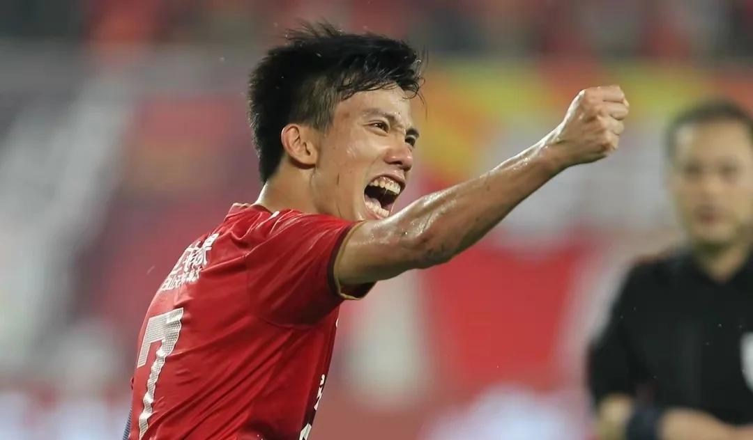 恒大球员连中擒敌,助队追赶积分领跑者的简单介绍 恒大球员连中擒敌,助队追赶积分领跑者的简单介绍