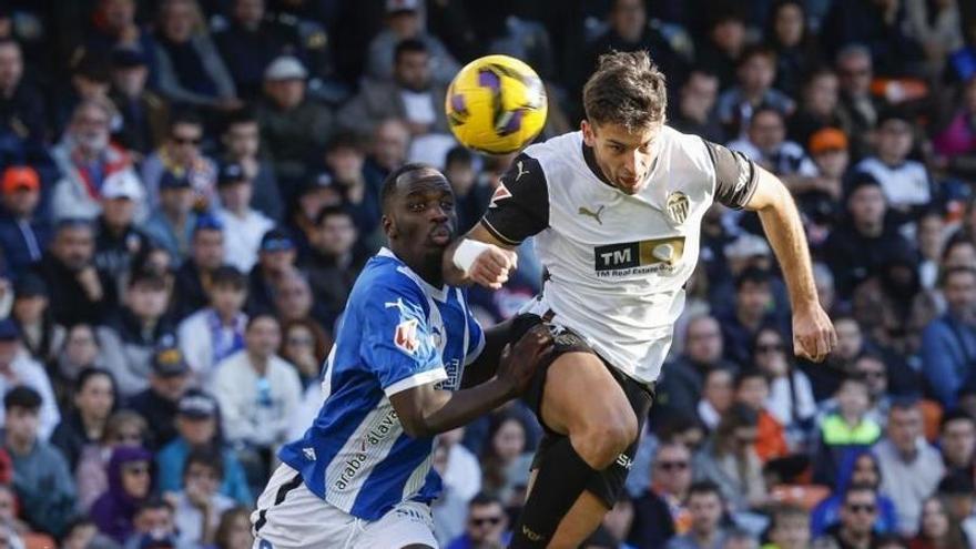 瓦伦西亚客场大比分胜出,晋级之路一片光明 瓦伦西亚客场大比分胜出,晋级之路一片光明