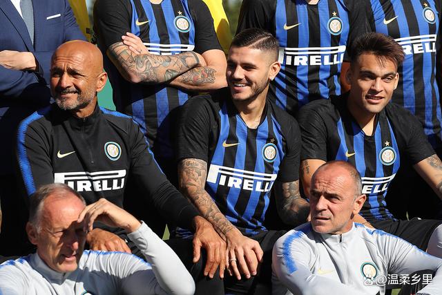 9you娱乐-一球定胜负？场上战况白热化，长度个字