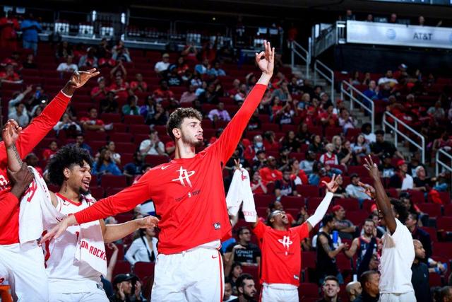 一球定胜负?场上战况白热化,长度个字 一球定胜负?场上战况白热化,长度个字