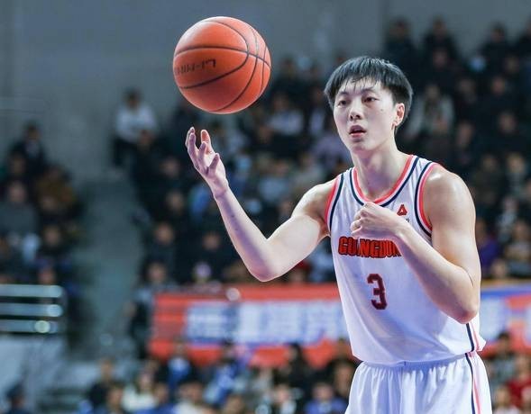 广东队大获全胜,轻取湖南男篮 广东队大获全胜,轻取湖南男篮