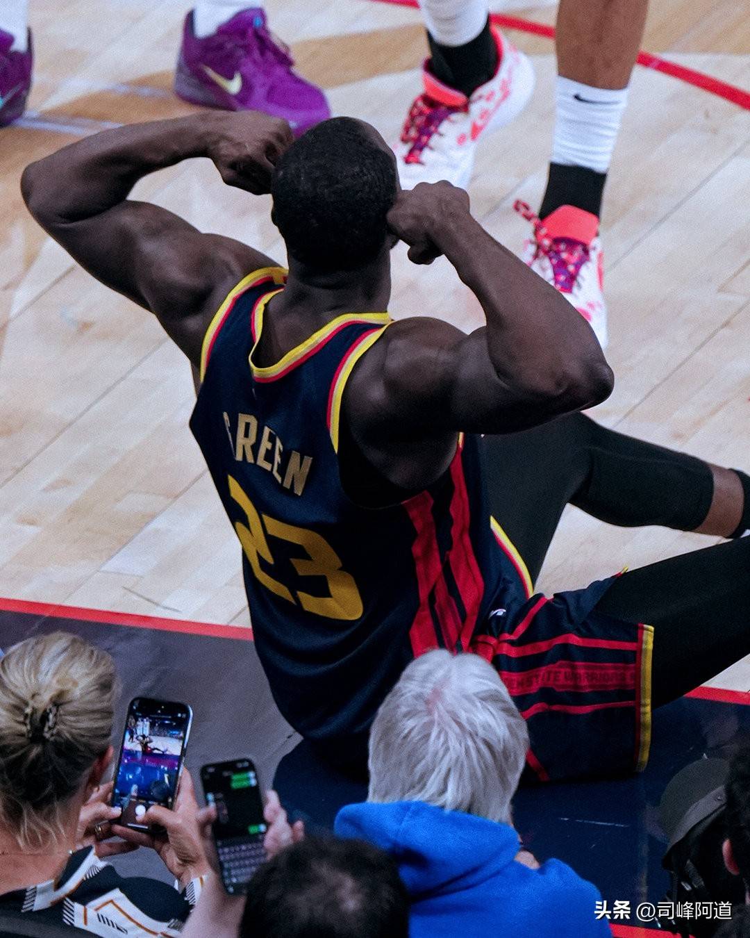 九游官网-勇士客场轻取掘金,继续领跑西部