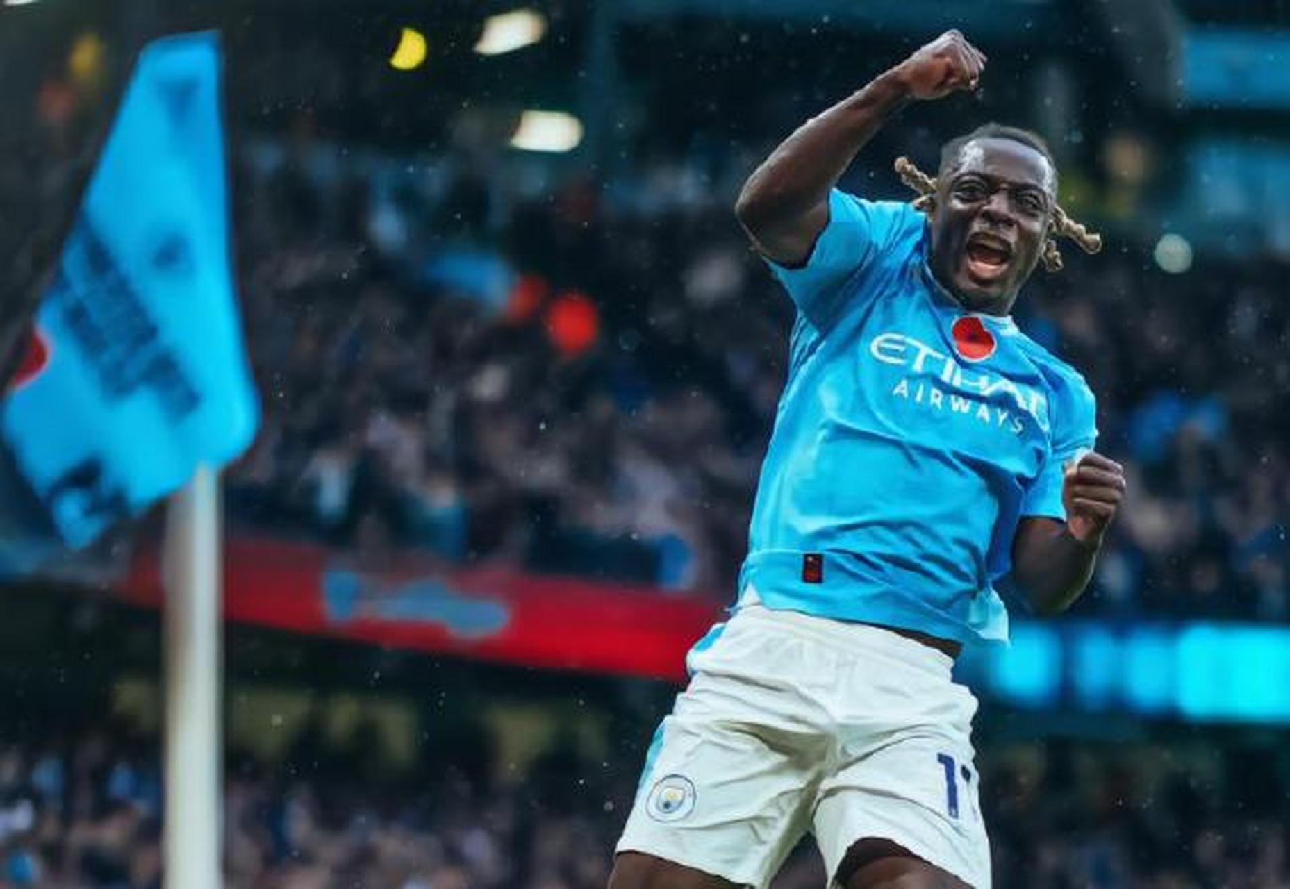 斯特林关键进球,助球队领先 斯特林关键进球,助球队领先