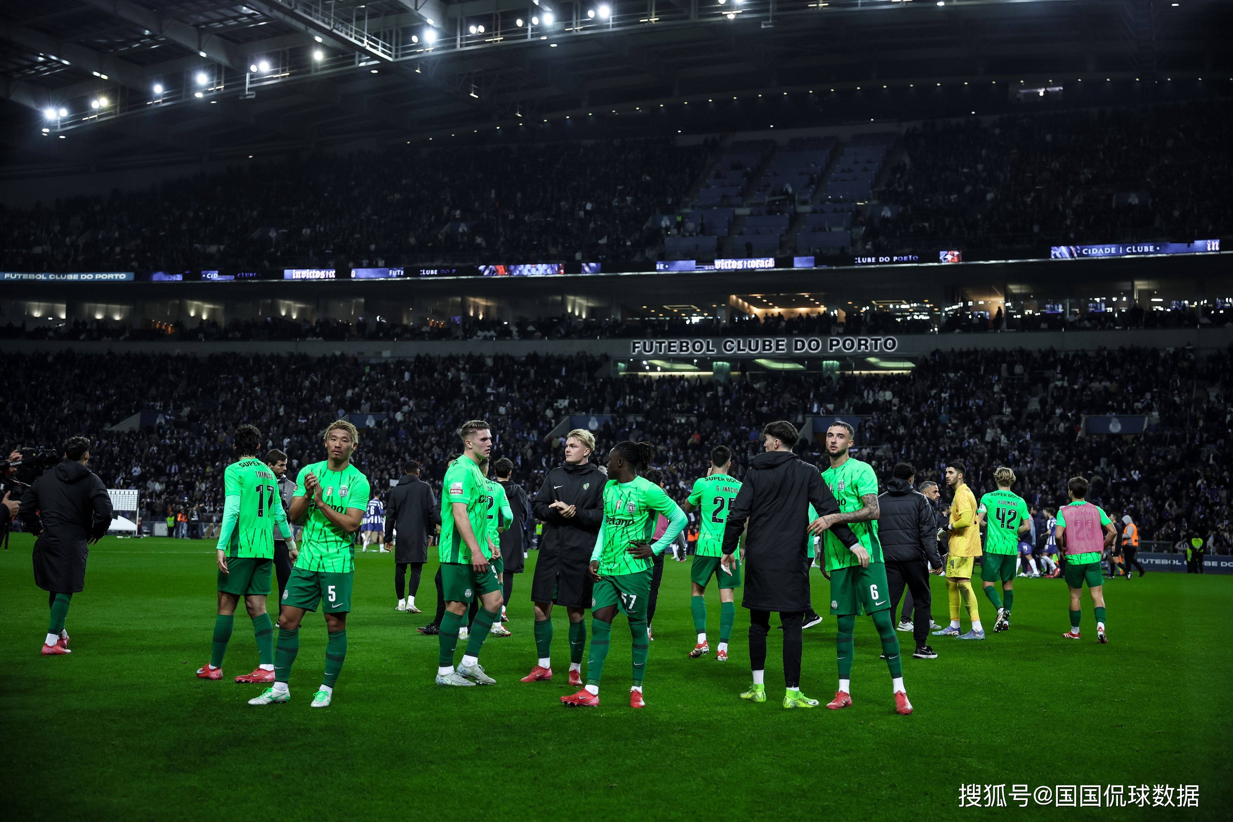 九游官网-多特蒙德后防线集中训练,备战接下来比赛的简单介绍