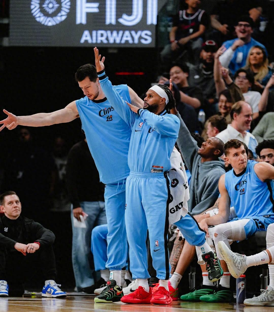 快船外线火力全开,击败黄蜂更进一步的简单介绍 快船外线火力全开,击败黄蜂更进一步的简单介绍