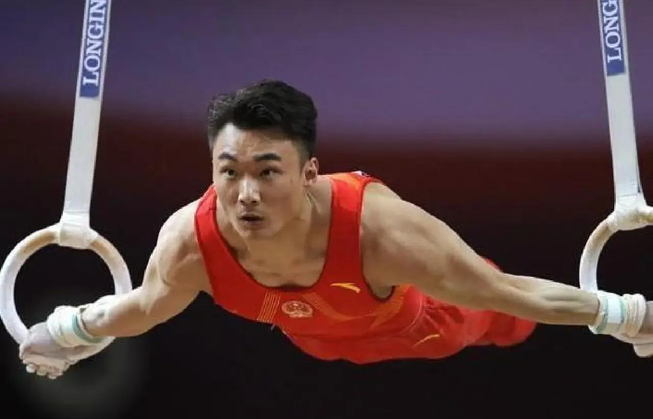 体操冠军再次获得金牌，技压群雄