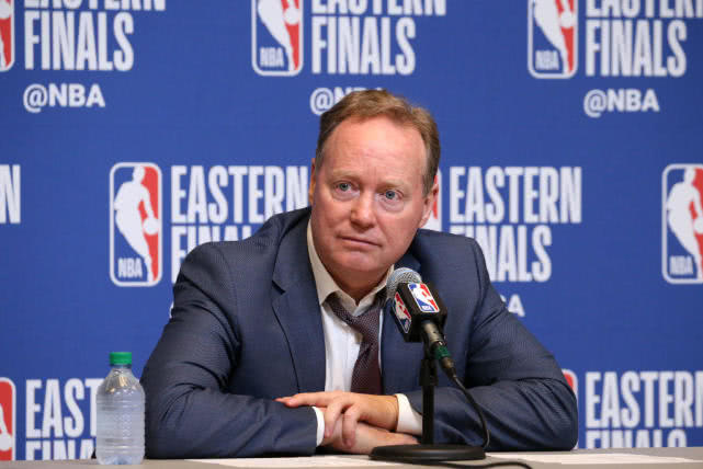 九游体育APP下载-猛龙队后防失守频现,球队防守需加强的简单介绍