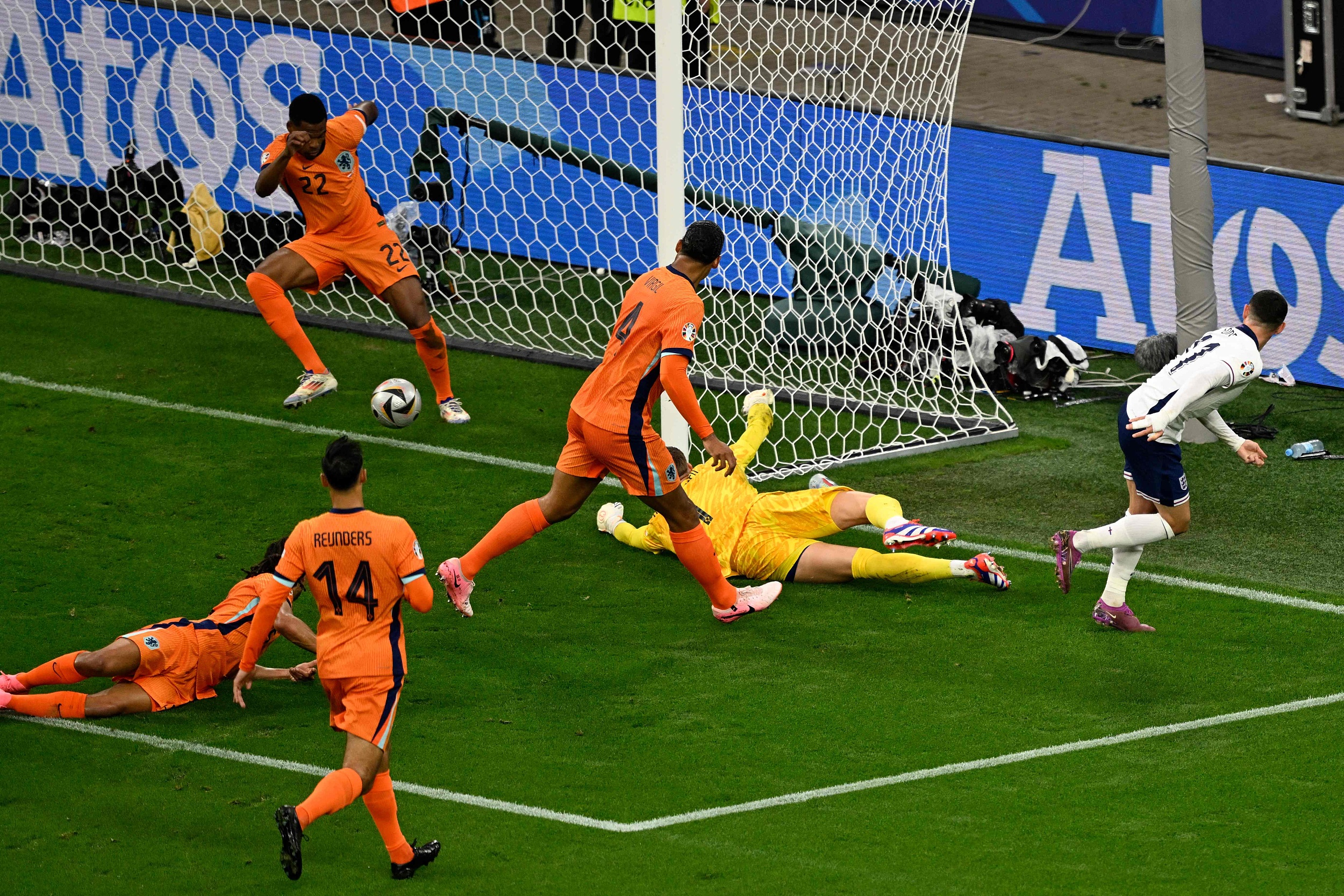 九游游戏-德国对阵英格兰,欧预赛终极对决