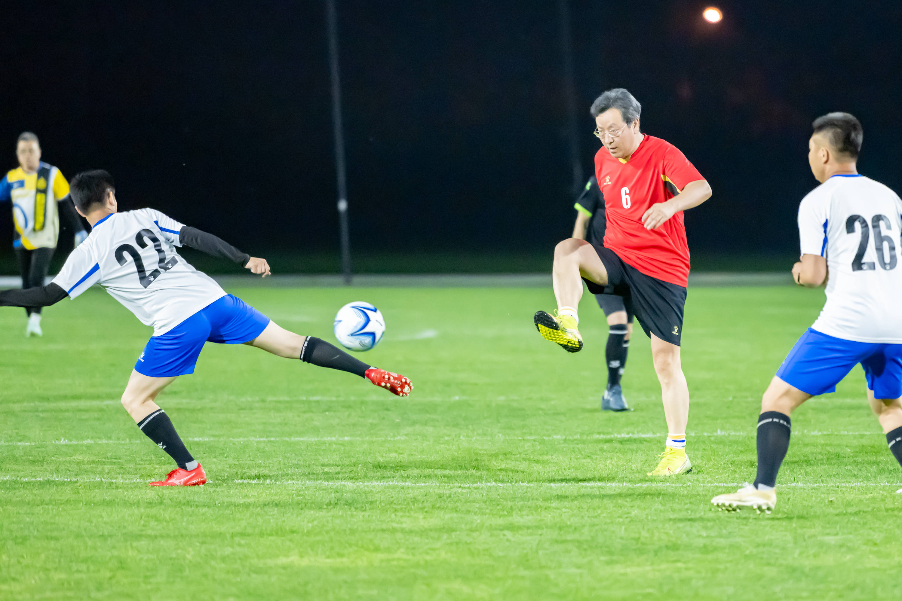 九游娱乐网站-足球盛宴火热进行,比赛场面精彩绝伦