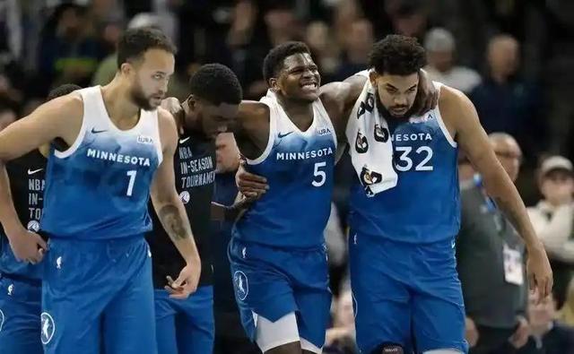 勇士队主场完胜对手,取得赛季正面开局 勇士队主场完胜对手,取得赛季正面开局