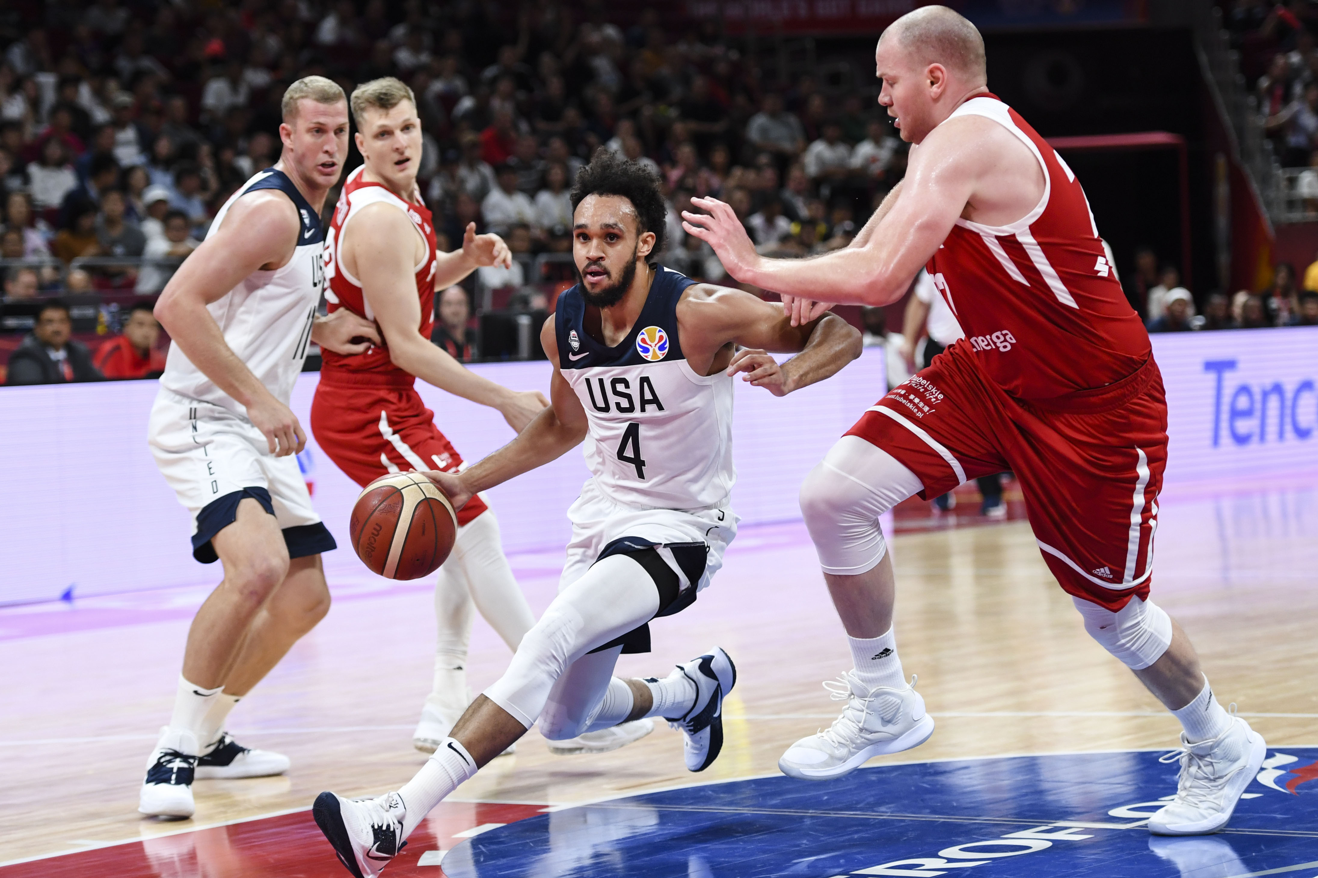 九游官网-美国女子篮球队力克对手,暂居小组第一