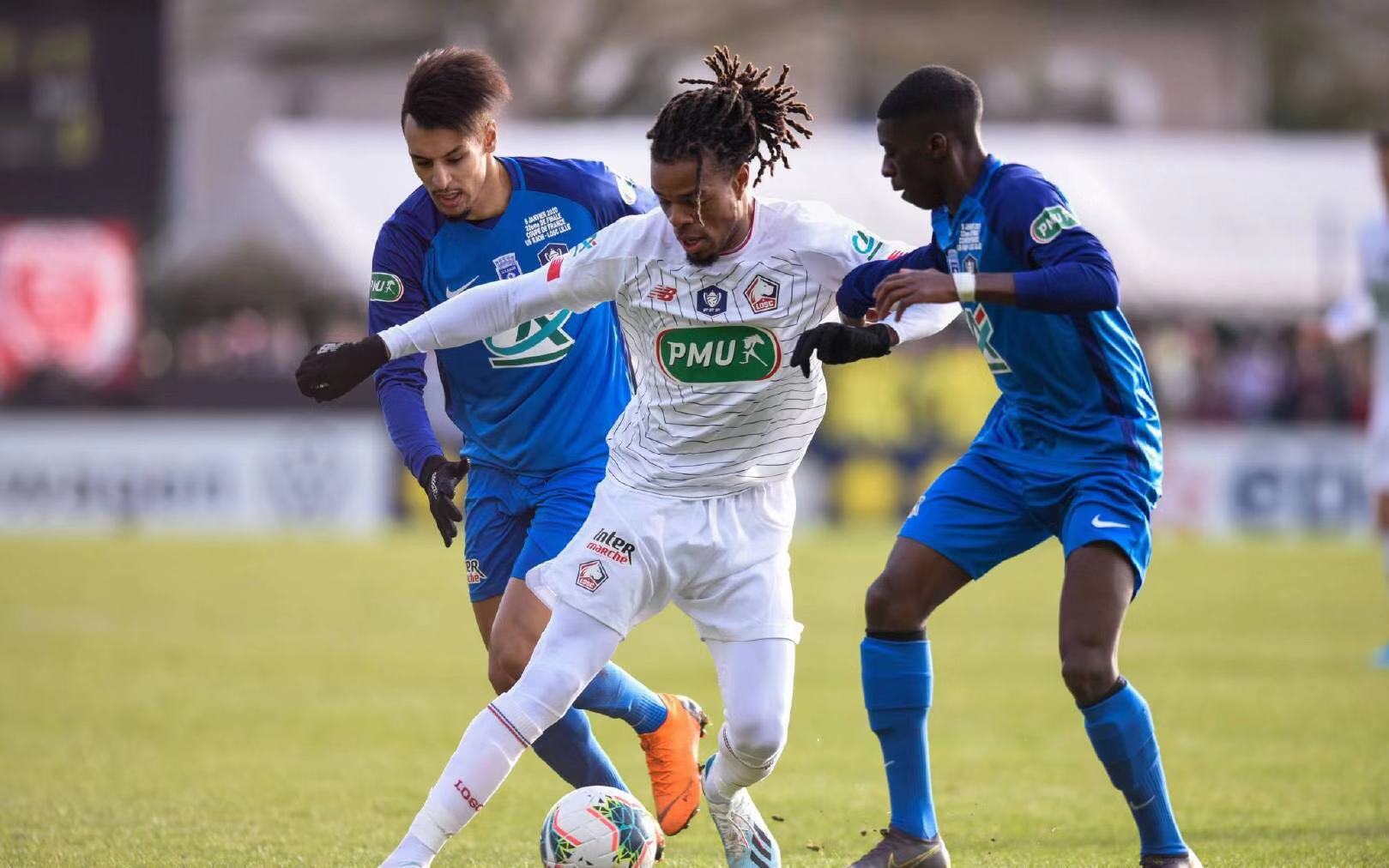 亚眠队新赛季表现出色,成为法甲黑马 亚眠队新赛季表现出色,成为法甲黑马