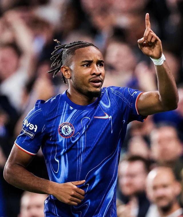 九游体育直播-马德里双豪英勇对决,悬念迭起