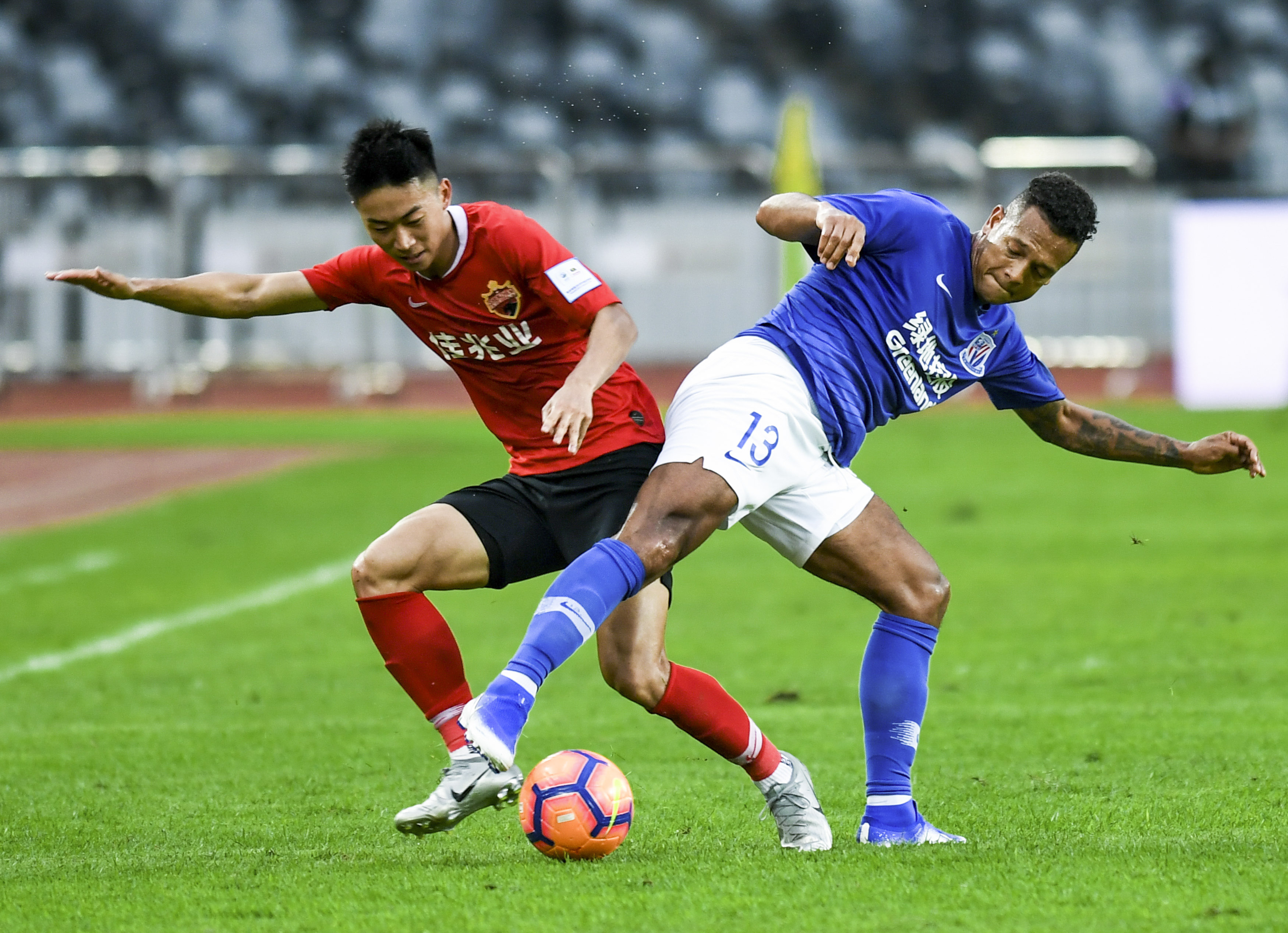 九游娱乐首页-上海绿地申花开启连战之旅,强势出击