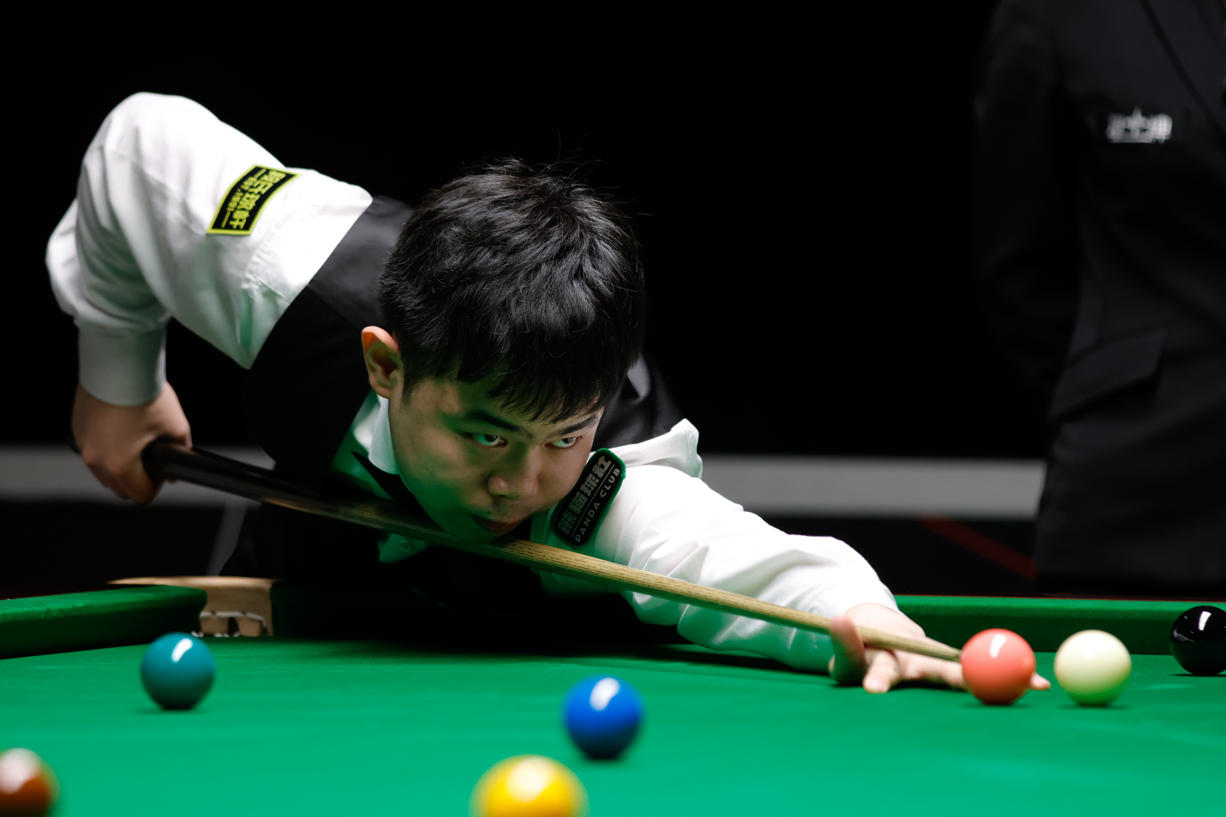 九游娱乐-HLE血洗TSM，Caps开启传奇时刻焦点之战2025世界赛，锁定晋级资格的简单介绍