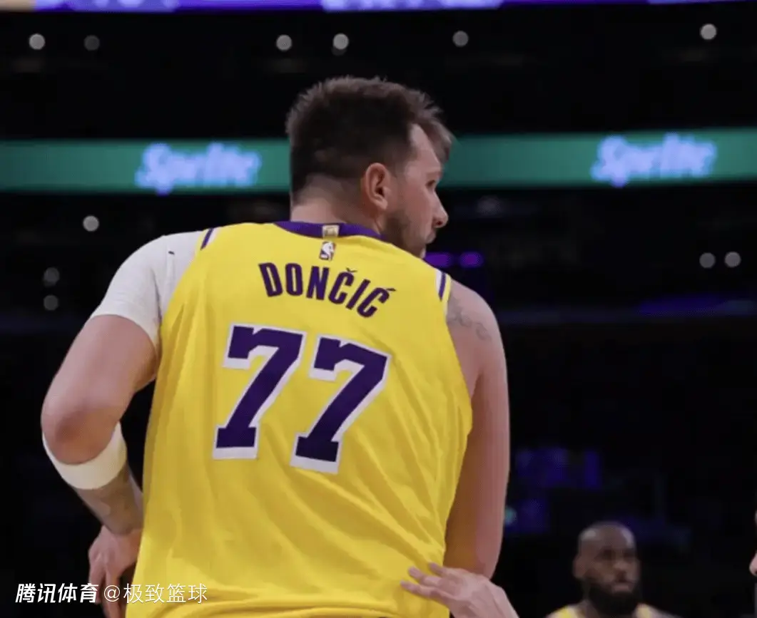 九游官网-沙尔克04主场不敌弗赖堡，遭遇两连败的简单介绍