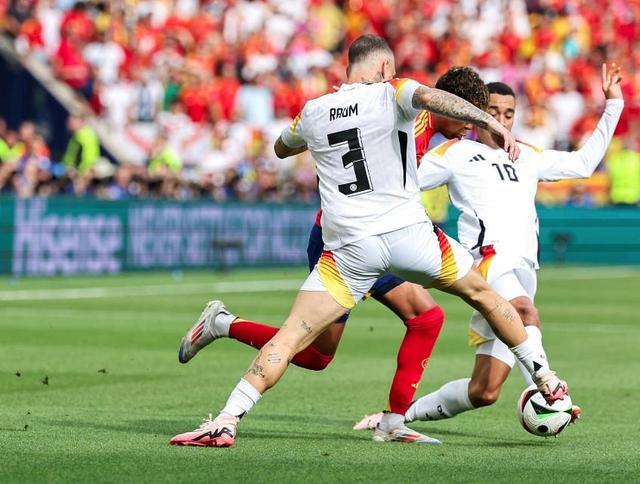 欧洲杯比赛给球迷带来无限激情 欧洲杯比赛给球迷带来无限激情