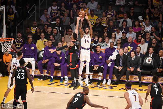 危机队多位置人员轮换，季后赛阵容未定