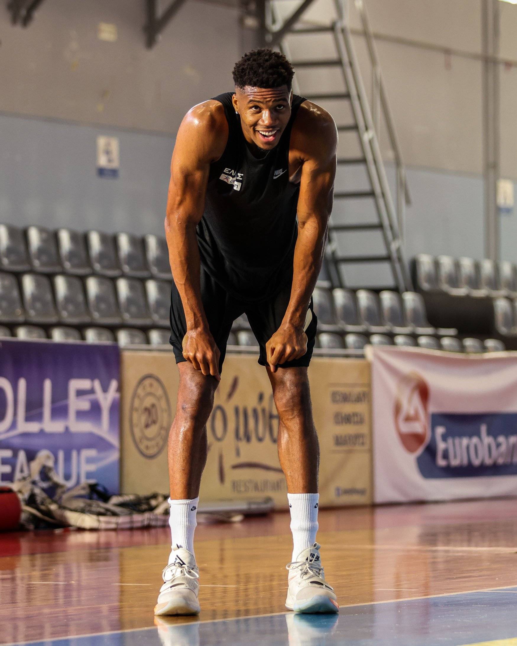 NBA球员晒出训练照片展现体魄